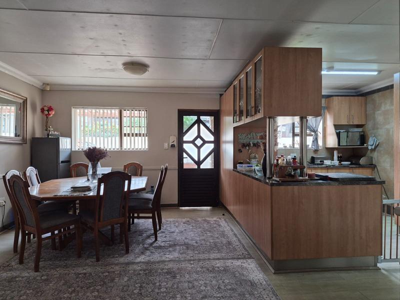 4 Bedroom Property for Sale in Hartenbos Heuwels Western Cape